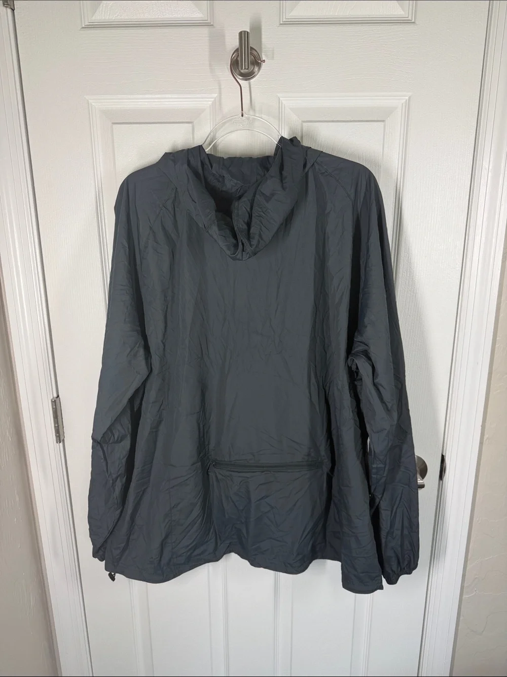 Asics packable jacket folds into pocket dark gray size XXL orange accents